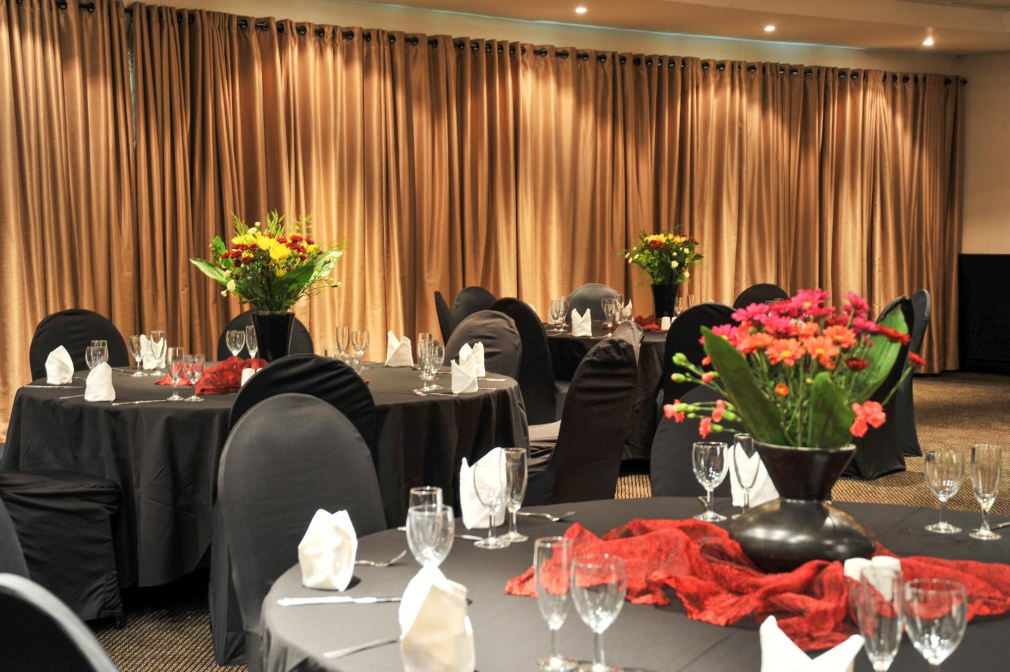 Safari Hotel & Convention Centre Rustenburg Zewnętrze zdjęcie